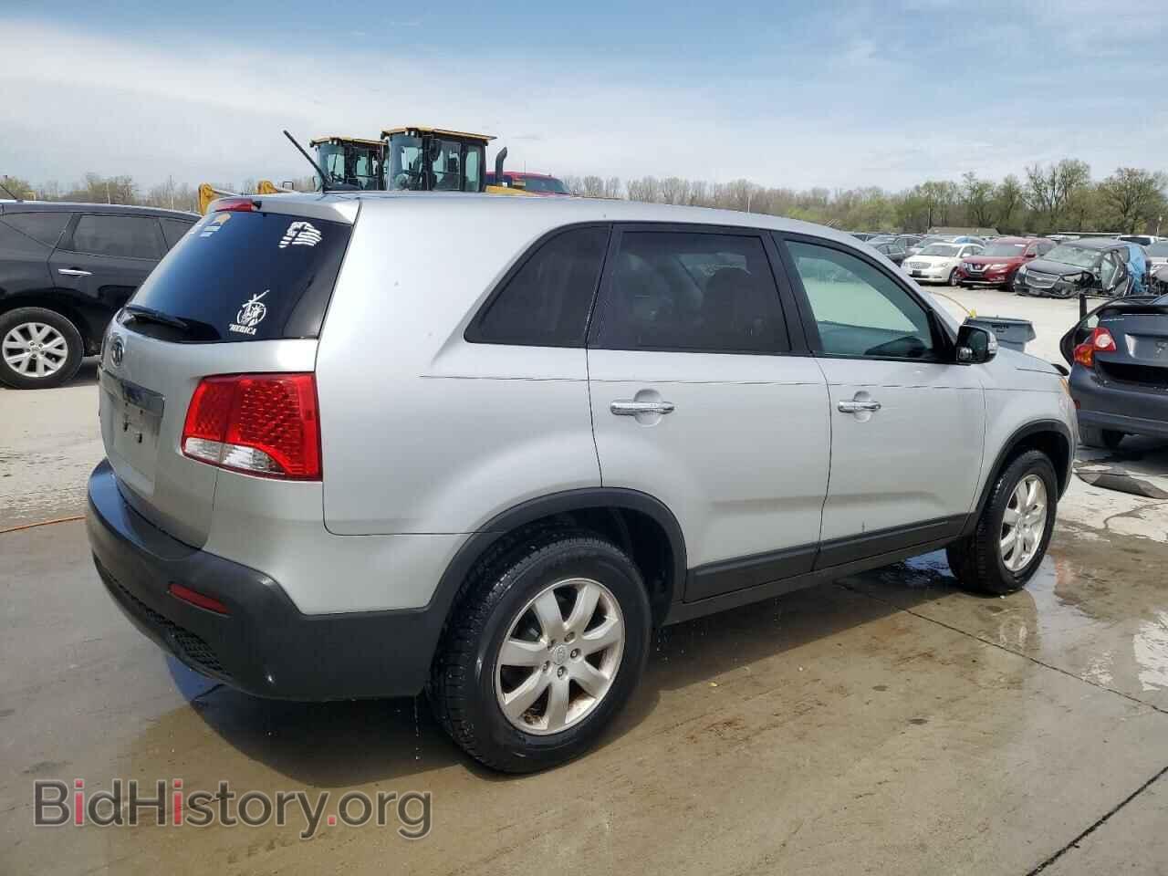 2011 KIA SORENTO - VIN: 5XYKT3A1XBG044755 - Фото 3