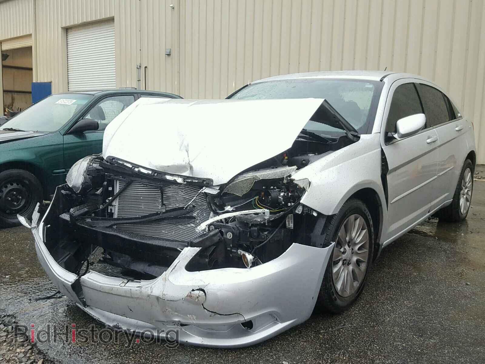 2012 CHRYSLER 200 - VIN: 1C3CCBAB3CN203038 - Фото 2