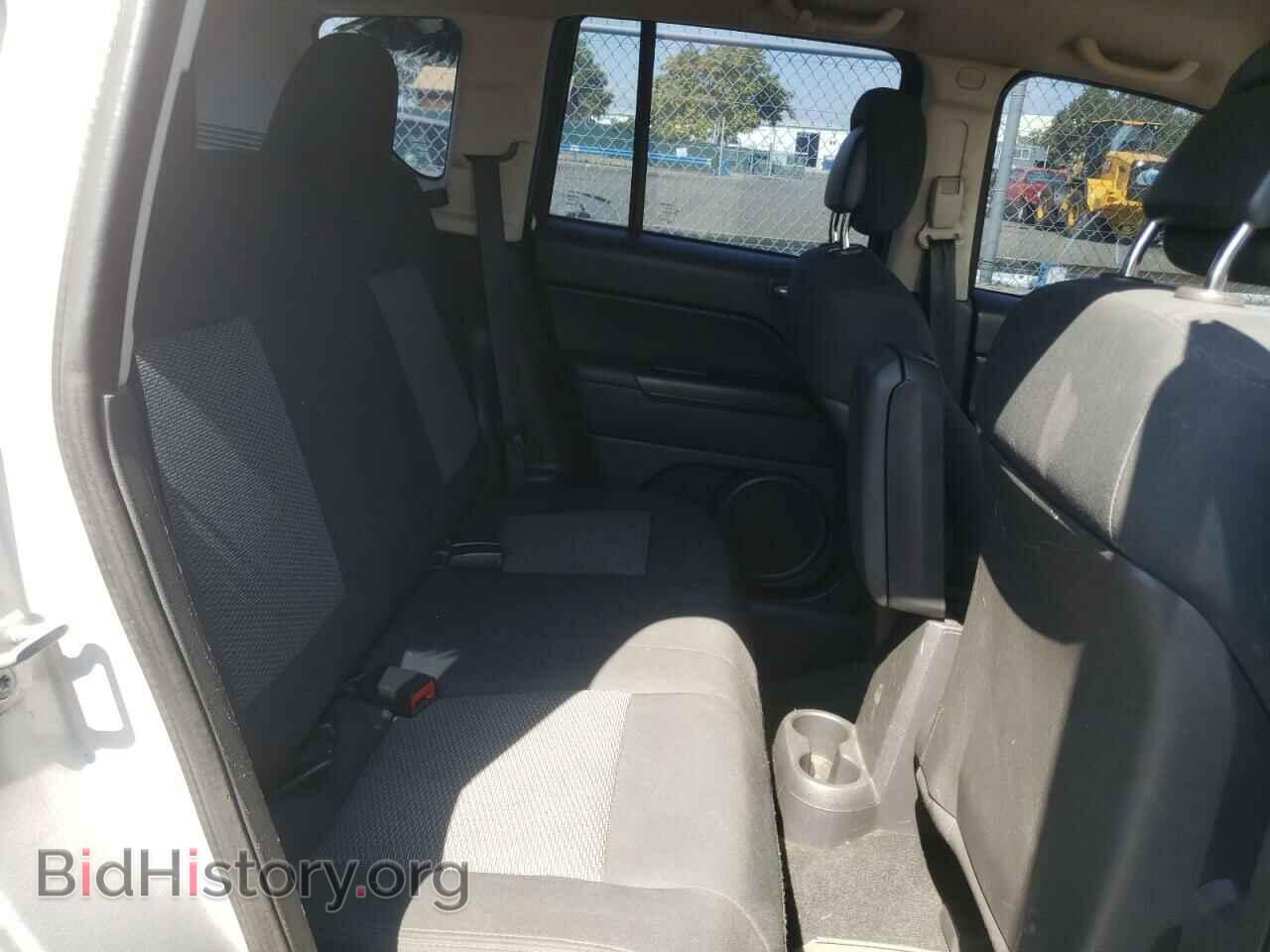 2010 JEEP COMPASS - VIN: 1J4NF4FB4AD549015 - Фото 6