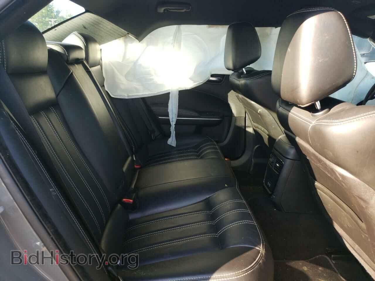 2019 CHRYSLER 300 - VIN: 2C3CCAGG4KH539821 - Фото 6