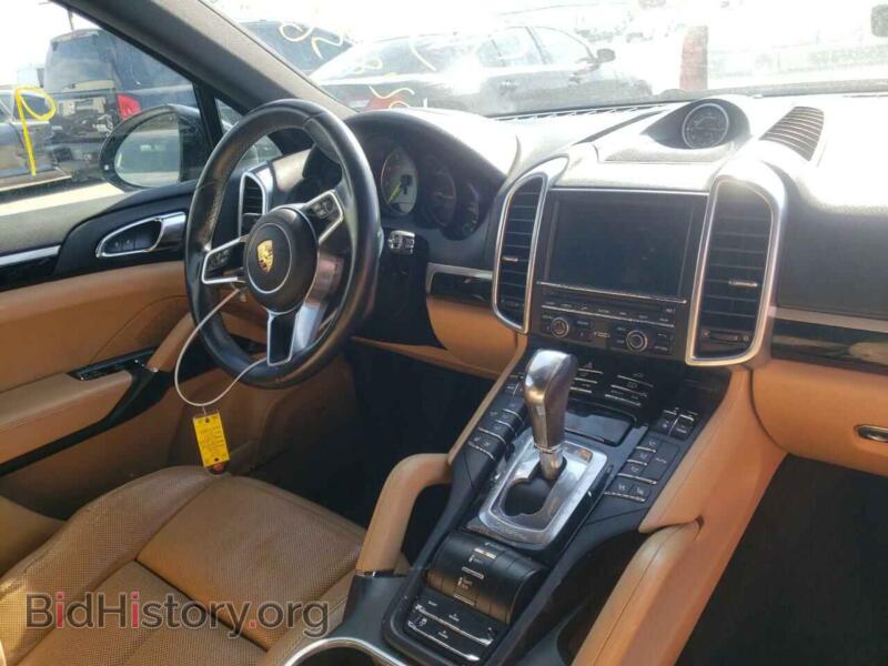 2016 Porsche CAYENNE (VIN WP1AE2A28GLA61881) — фото 9 из 10