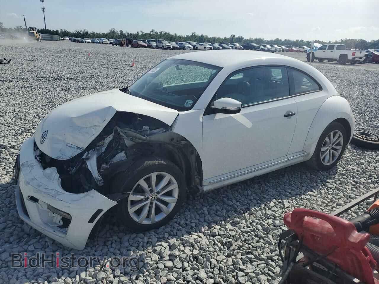 Photo 3VWF17AT4HM625936 - VOLKSWAGEN BEETLE 2017