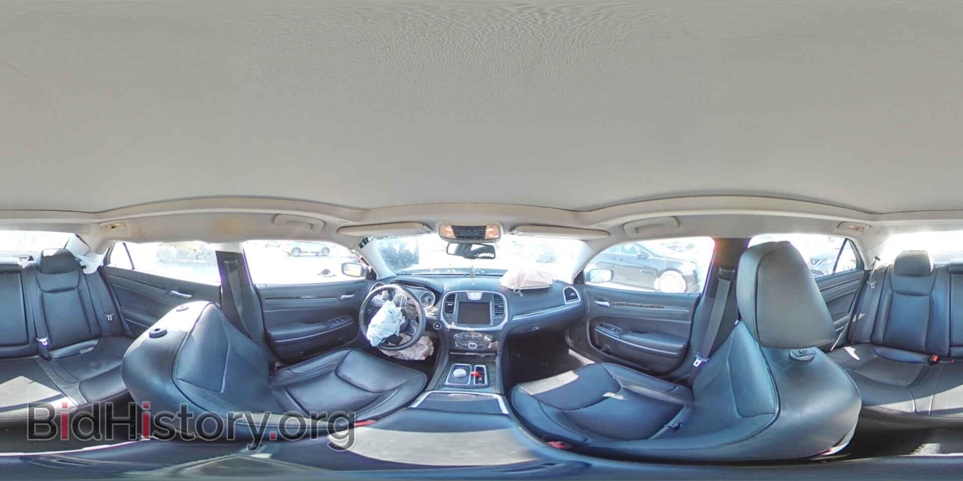 2019 CHRYSLER 300 - VIN: 2C3CCAEG4KH609787 - Фото 12