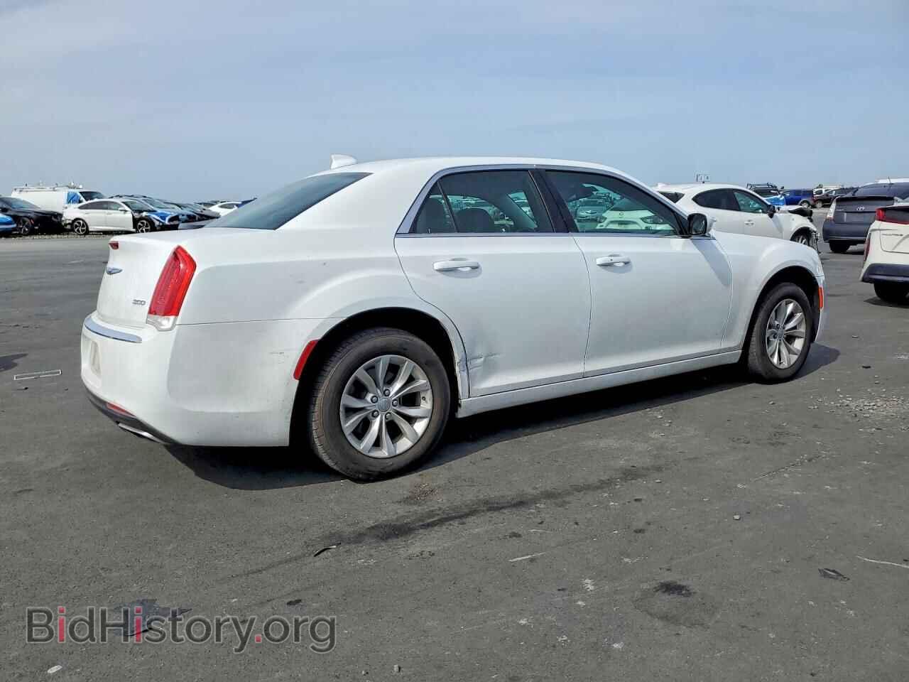 2015 CHRYSLER 300 - VIN: 2C3CCAAG2FH779741 - Фото 3