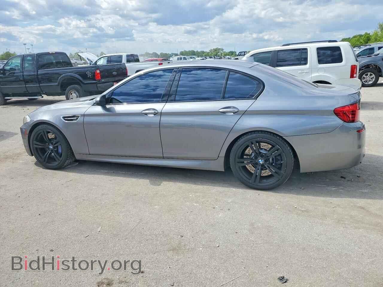 2013 BMW M5 - VIN: WBSFV9C54DC773316 - Фото 2