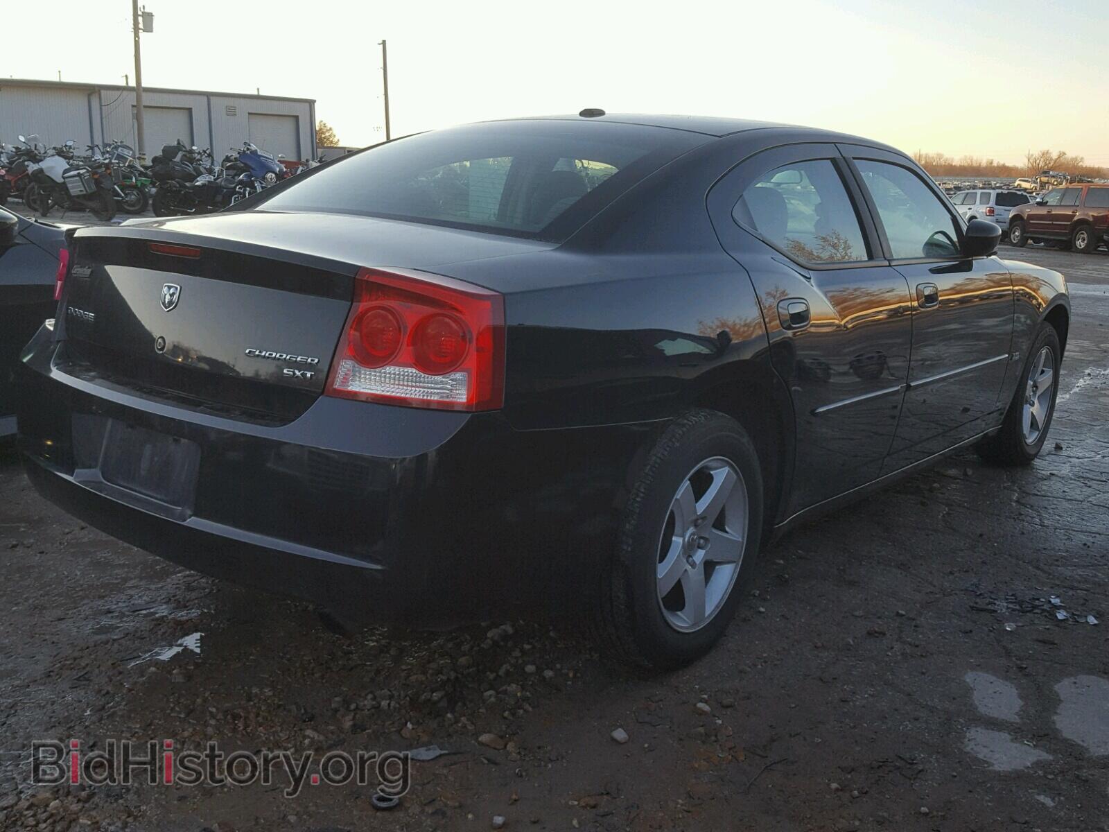 2010 DODGE CHARGER - VIN: 2B3CA3CV4AH128484 - Фото 4