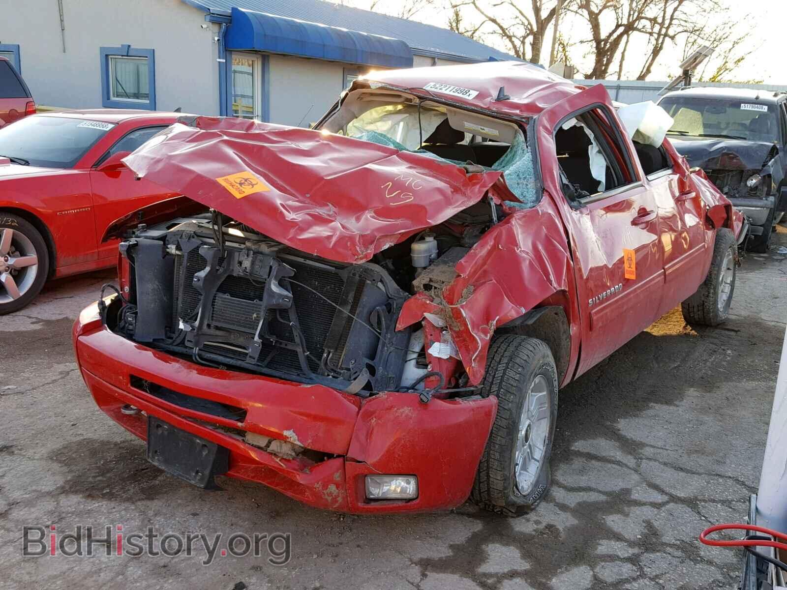2011 CHEVROLET SILVERADO - VIN: 3GCPKSE31BG258677 - Фото 2