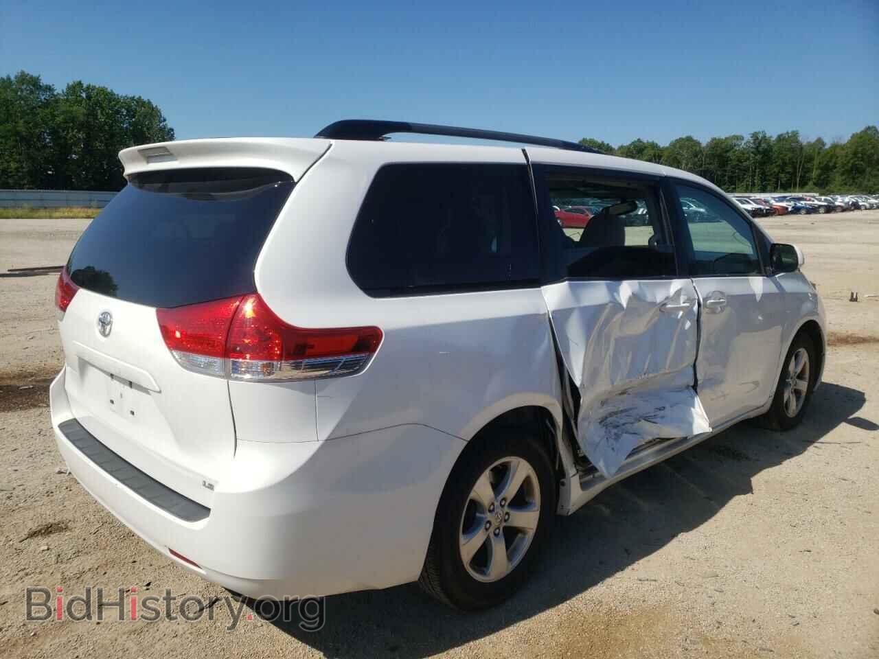 2014 TOYOTA SIENNA - VIN: 5TDKK3DCXES487589 - Фото 4