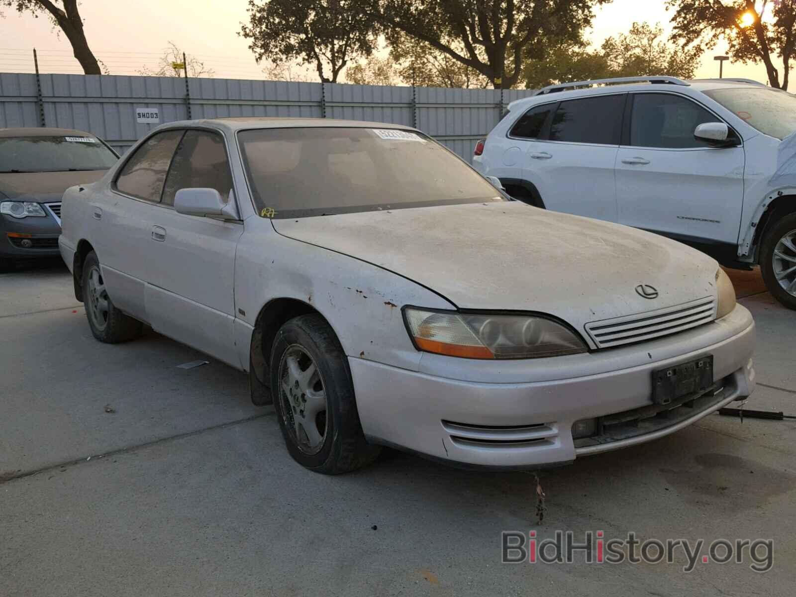 Photo JT8BF12G8T0173260 - LEXUS ES300 1996