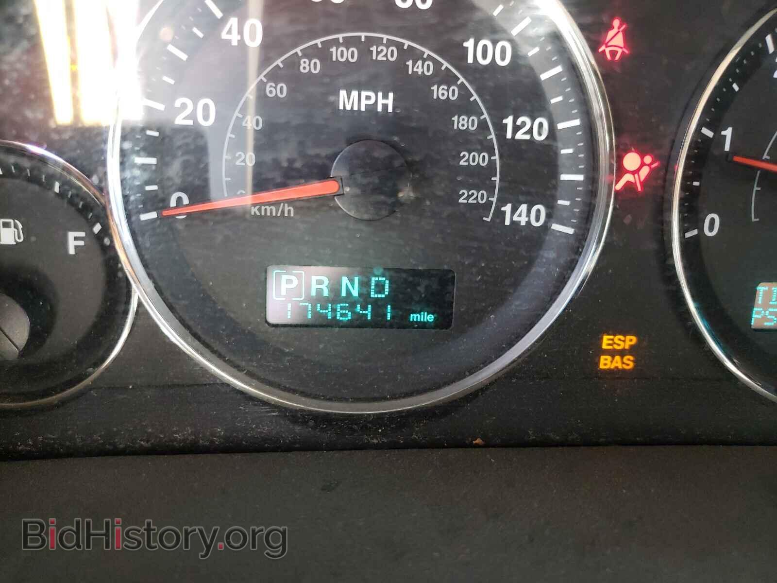 2006 JEEP COMMANDER - VIN: 1J8HG58216C124375 - Фото 8