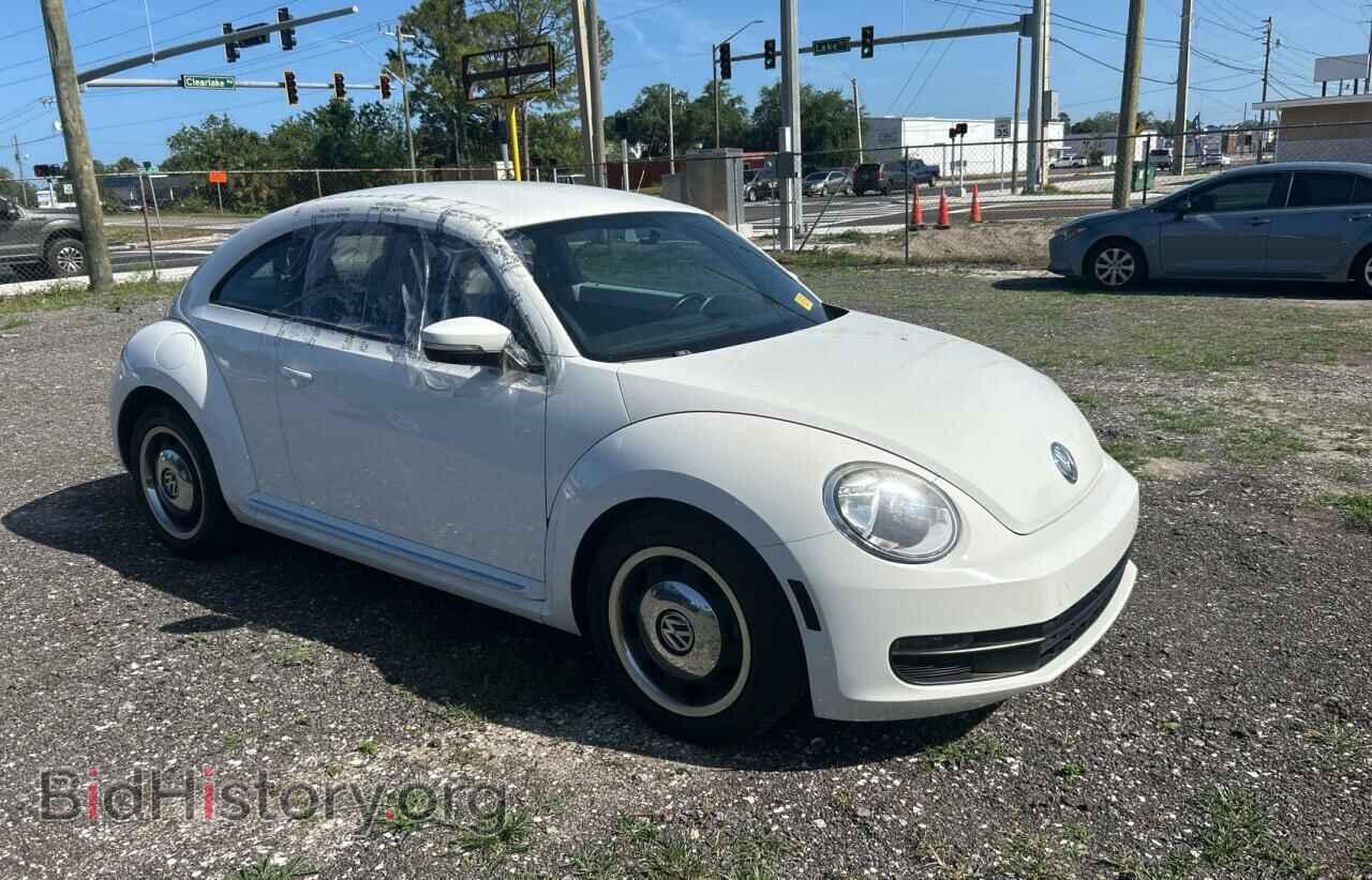 Photo 3VWJP7AT9CM622242 - VOLKSWAGEN BEETLE 2012