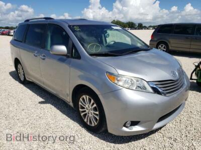2011 Toyota SIENNA Sienna XLE, silver — VIN 5TDYK3DC0BS157112, Copart
