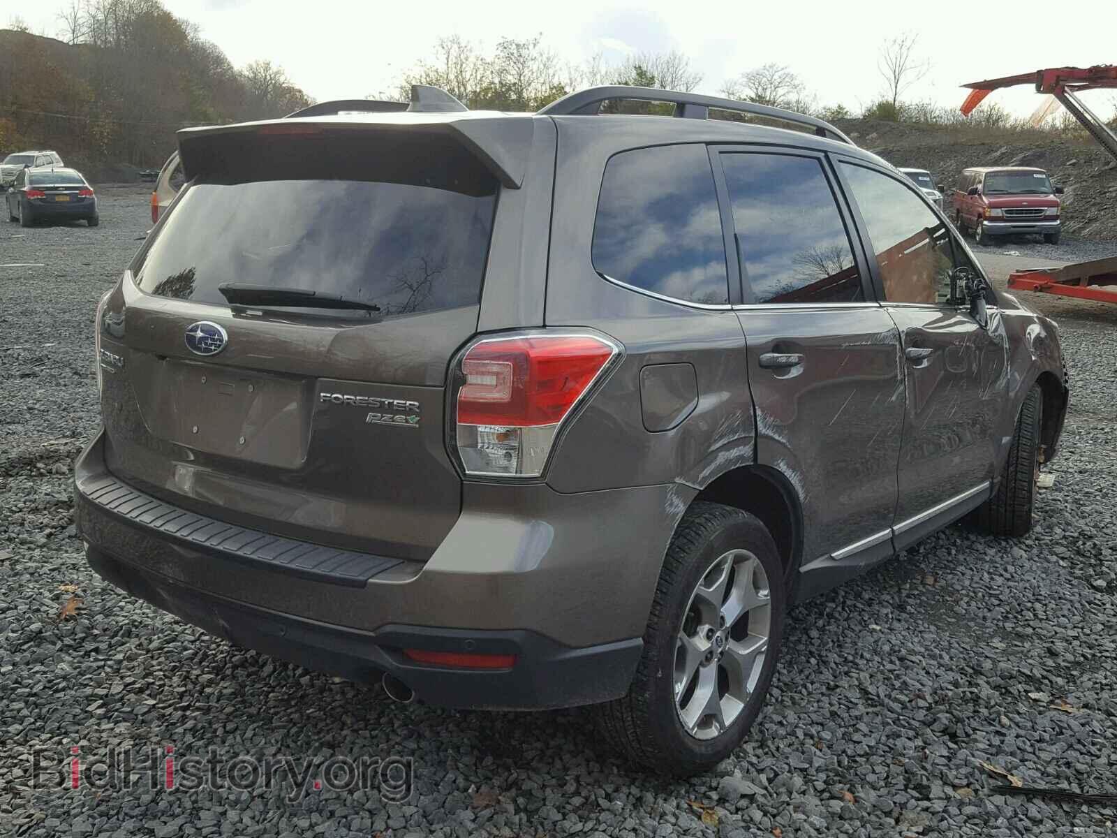 2017 SUBARU FORESTER - VIN: JF2SJAWC4HH538504 - Фото 4