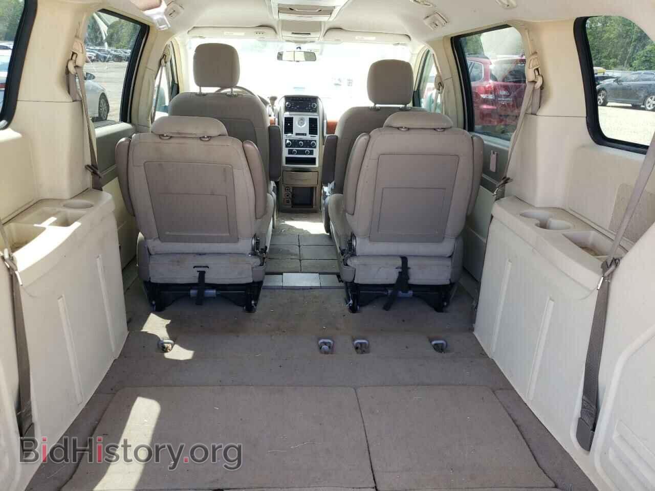 2009 CHRYSLER MINIVAN - VIN: 2A8HR54109R604085 - Фото 9