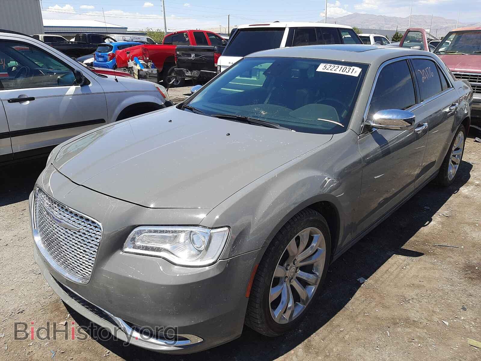2019 CHRYSLER 300 - VIN: 2C3CCAEG4KH722493 - Фото 2
