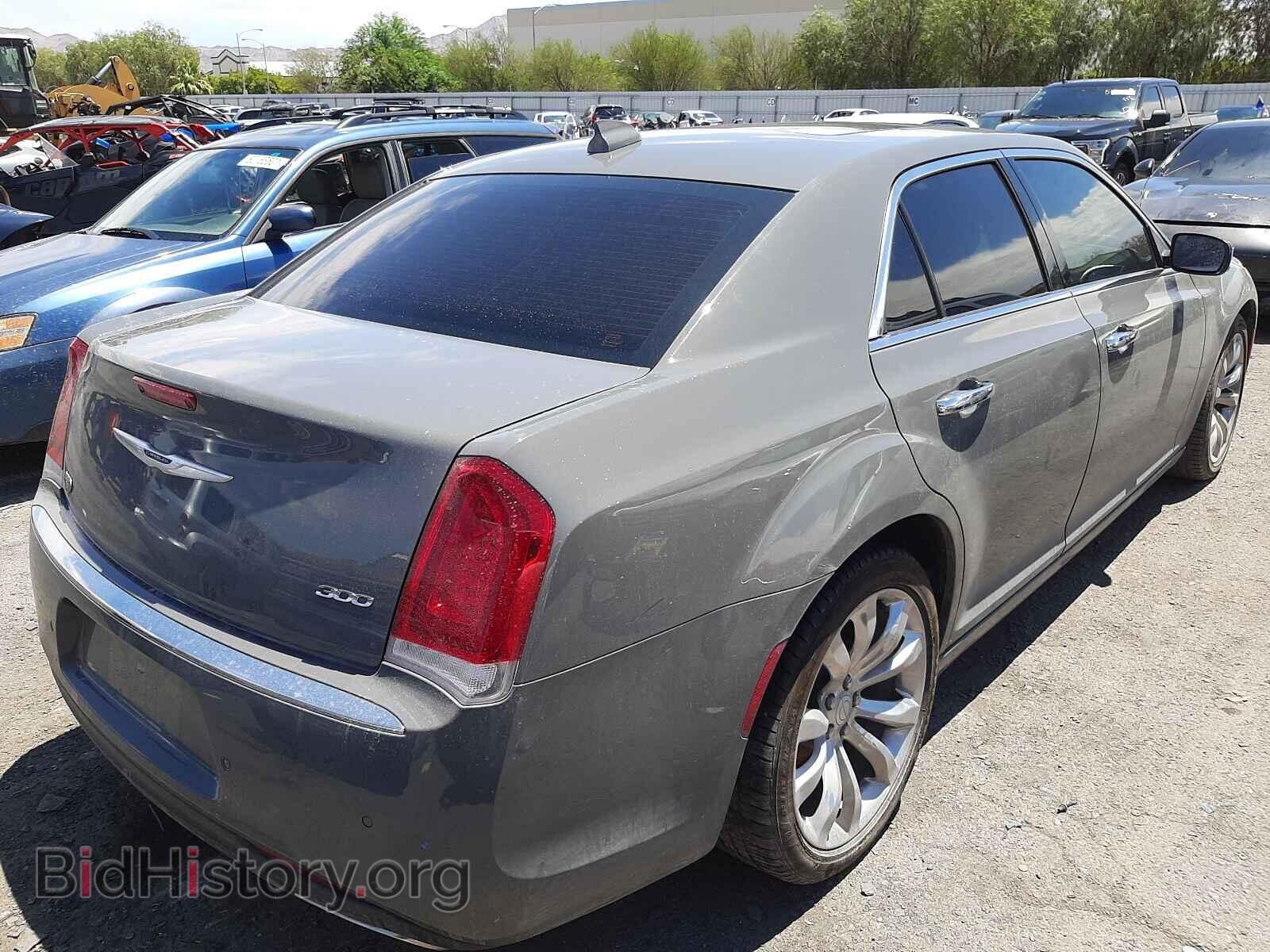 2019 CHRYSLER 300 - VIN: 2C3CCAEG4KH722493 - Фото 4