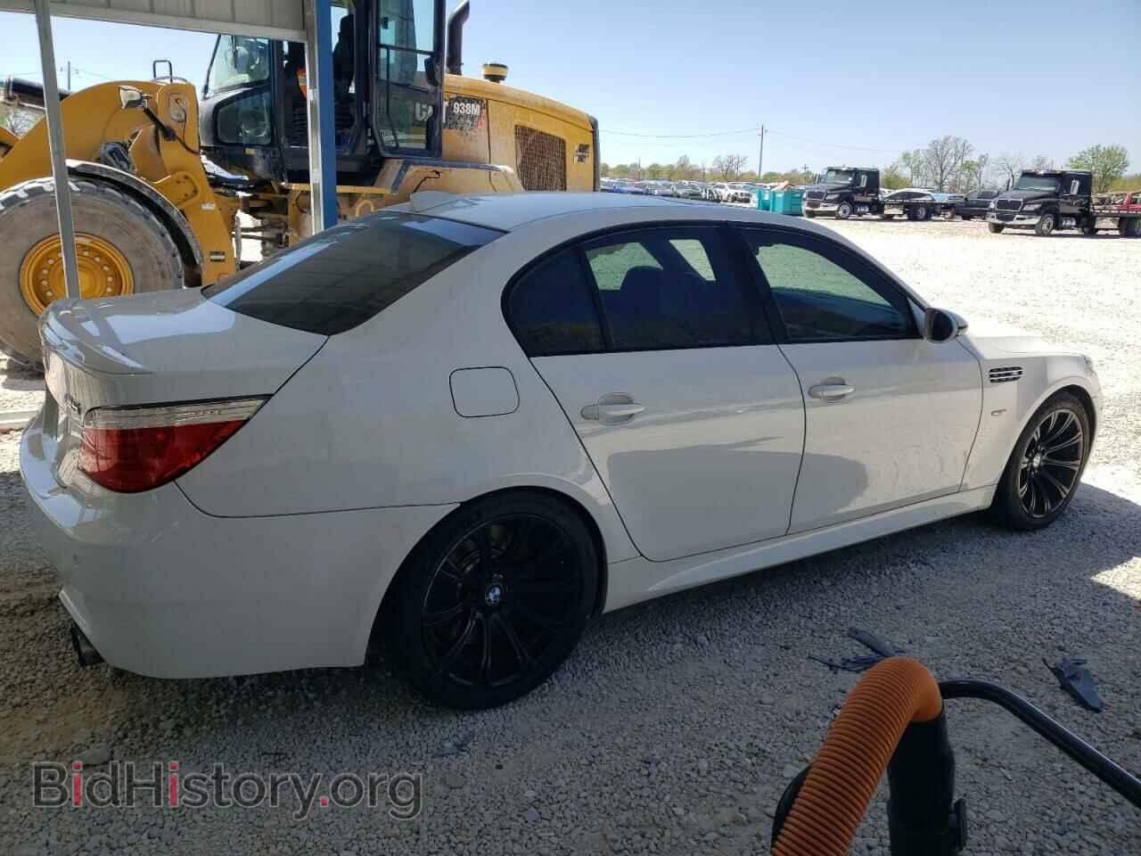 2008 BMW M5 - VIN: WBSNB93508CX10627 - Фото 3