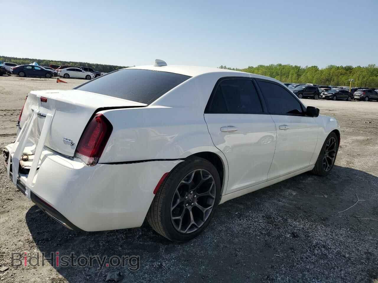 2019 CHRYSLER 300 - VIN: 2C3CCABG2KH618024 - Фото 3