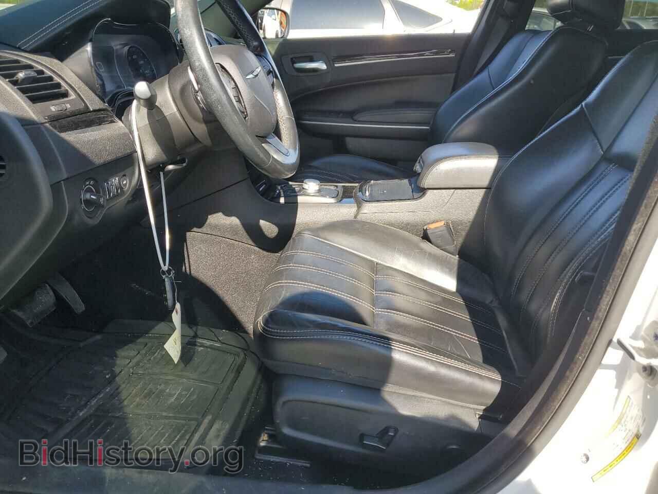 2019 CHRYSLER 300 - VIN: 2C3CCABG2KH618024 - Фото 7