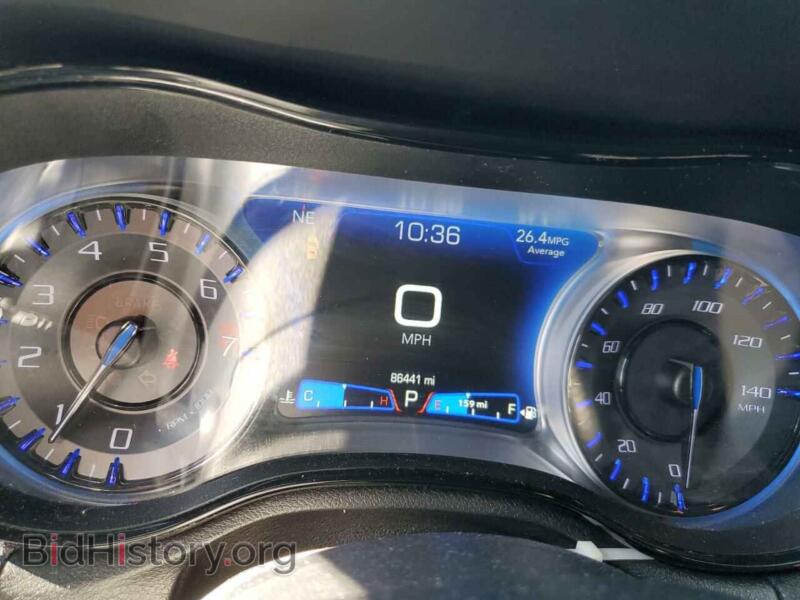 2019 Chrysler 300 (VIN 2C3CCABG2KH618024) — фото 9 из 14