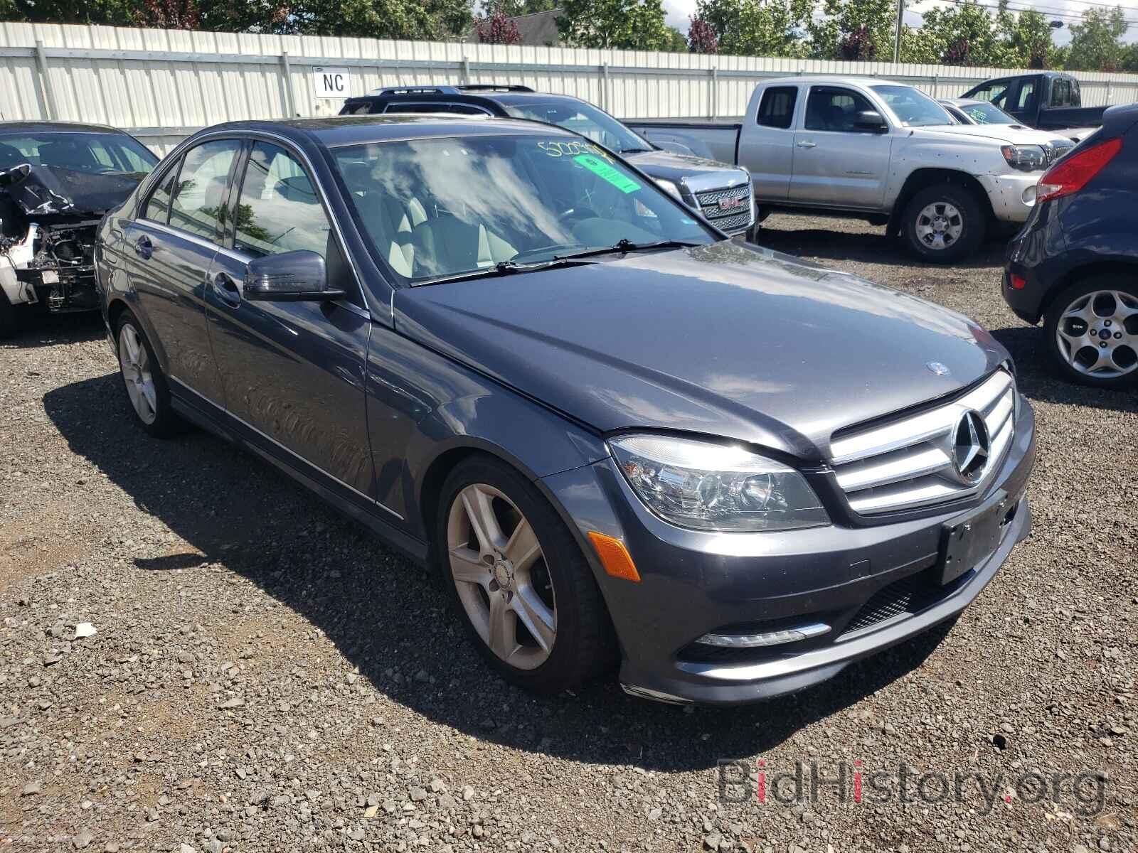 Photo WDDGF8BBXBR165620 - MERCEDES-BENZ C CLASS 2011