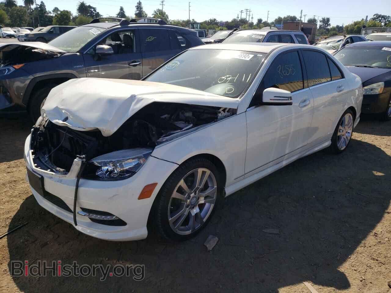 2011 MERCEDES-BENZ C-CLASS - VIN: WDDGF5EB3BF656137 - Фото 2