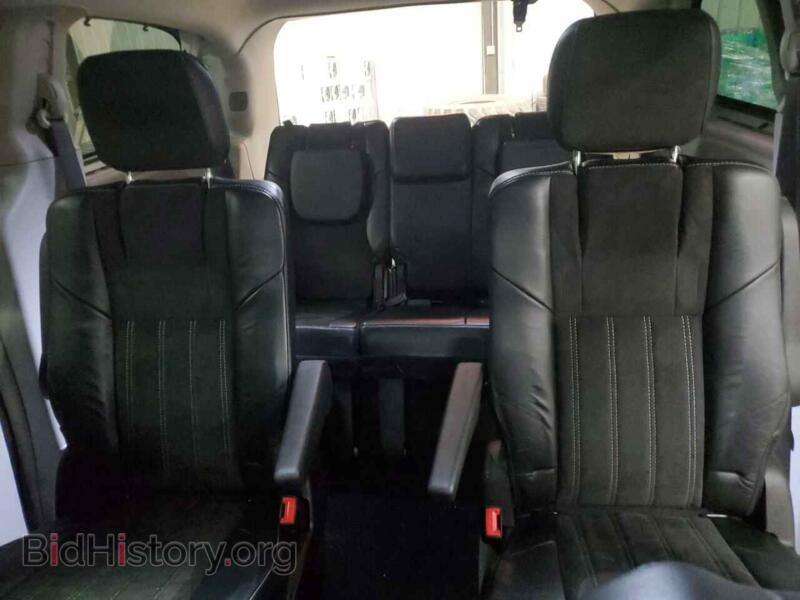 2016 Chrysler MINIVAN (VIN 2C4RC1JG6GR239083) — photo 10 of 13