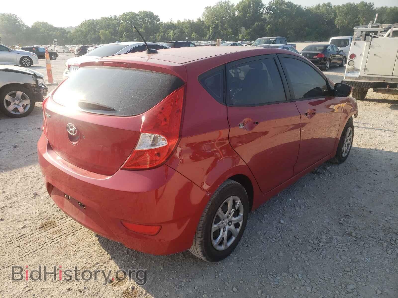 2013 HYUNDAI ACCENT - VIN: KMHCT5AE8DU092903 - Фото 4