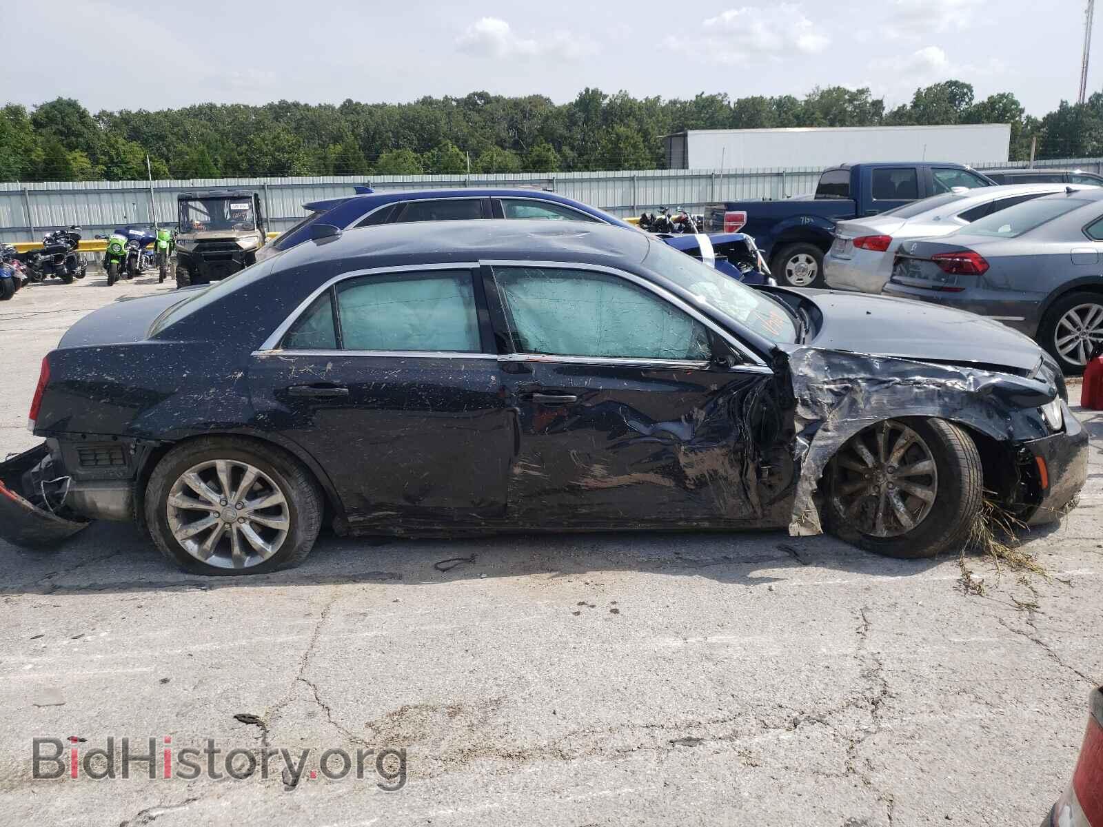 2017 CHRYSLER 300 - VIN: 2C3CCARGXHH526979 - Фото 9