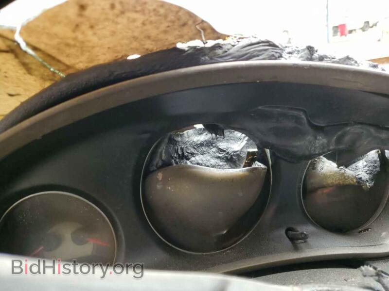 2013 Chrysler 200 (VIN 1C3CCBABXDN698484) — photo 9 of 12