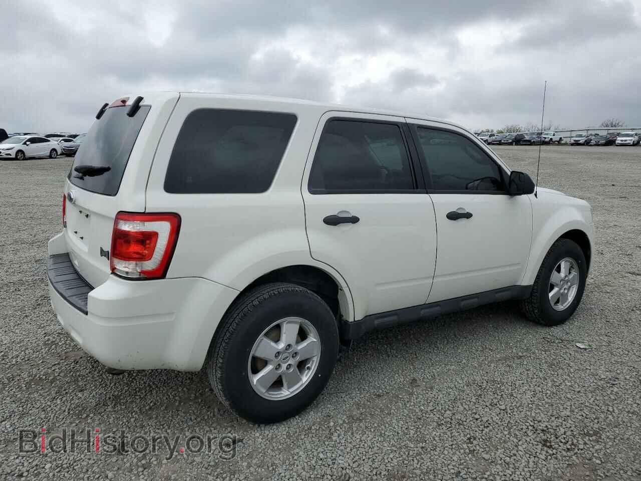 2011 FORD ESCAPE - VIN: 1FMCU0C71BKB89898 - Фото 3