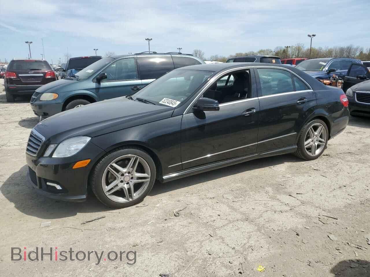 Photo WDDHF8HB3BA453425 - MERCEDES-BENZ E-CLASS 2011