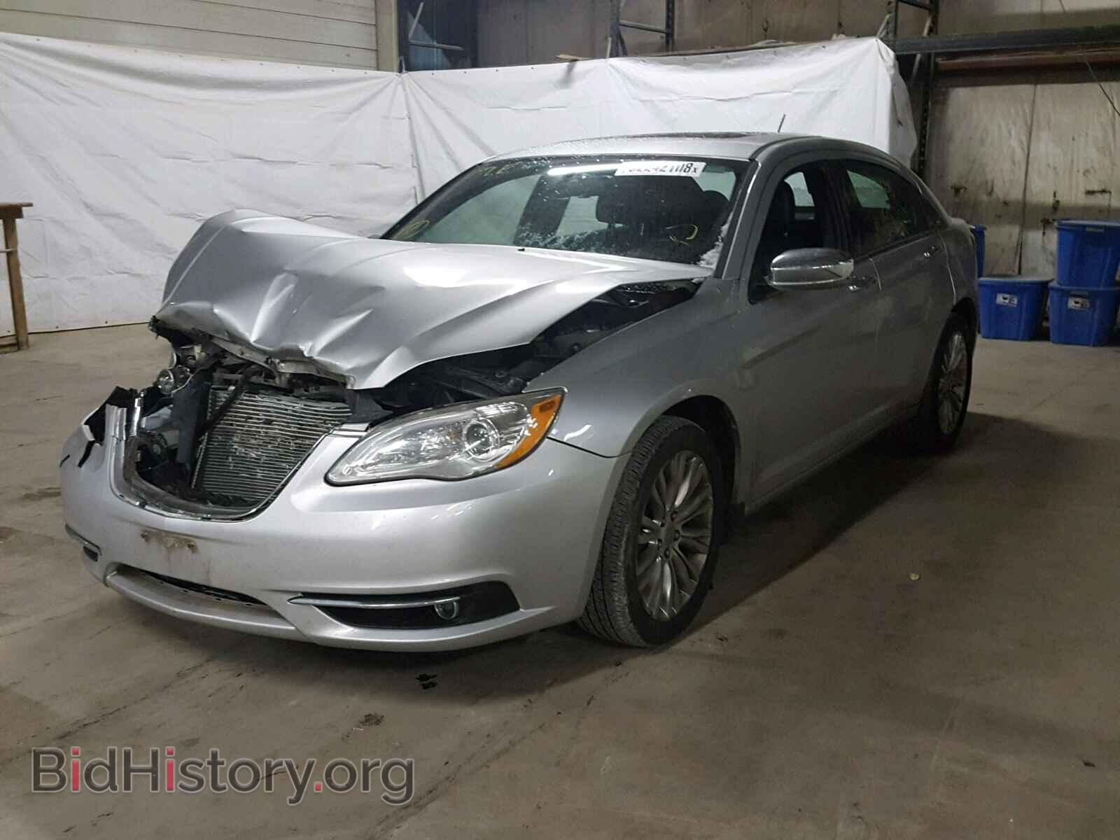 2011 CHRYSLER 200 - VIN: 1C3BC2FG8BN571116 - Фото 2