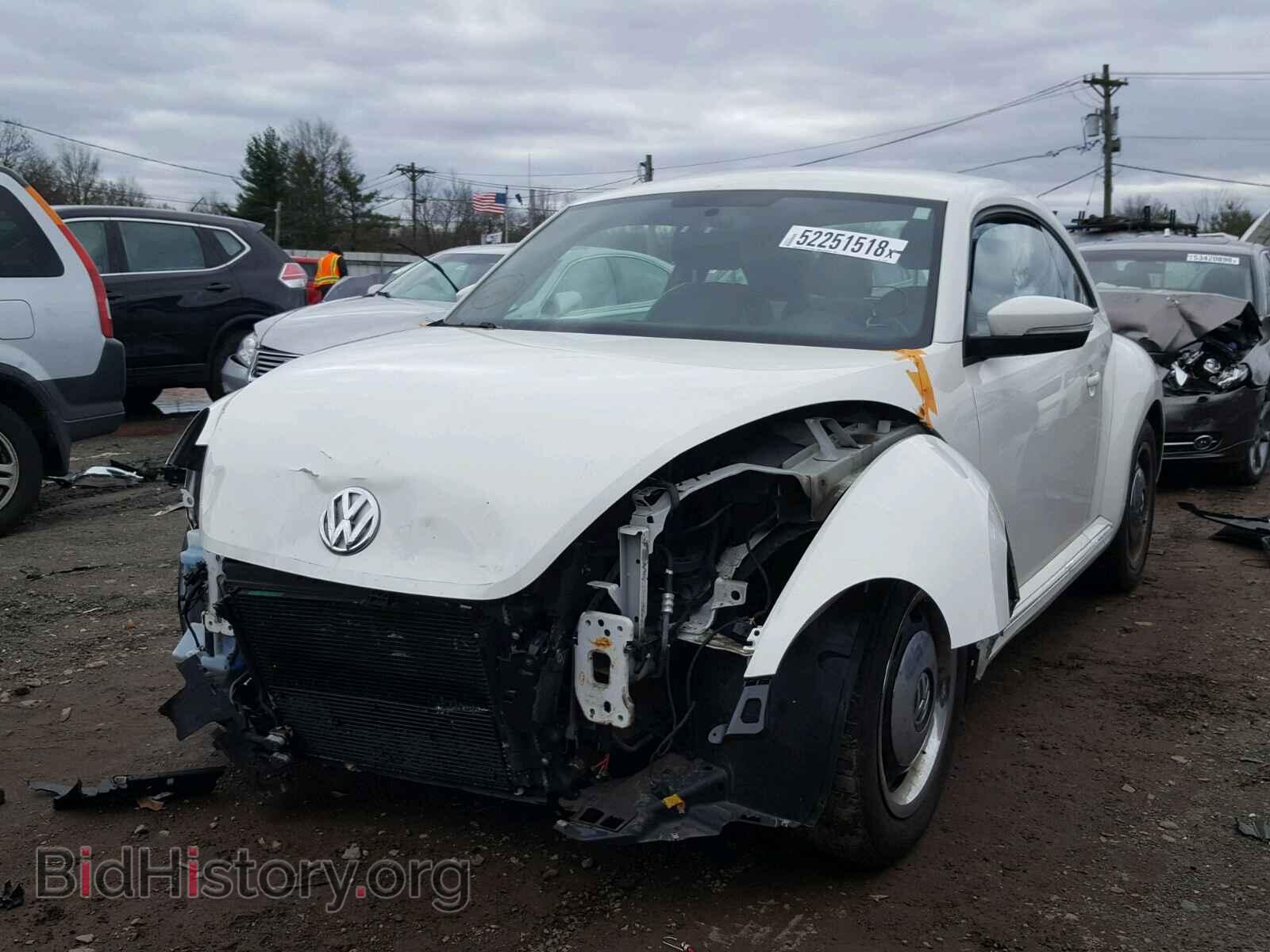 2012 VOLKSWAGEN BEETLE - VIN: 3VWJP7AT6CM612204 - Фото 2