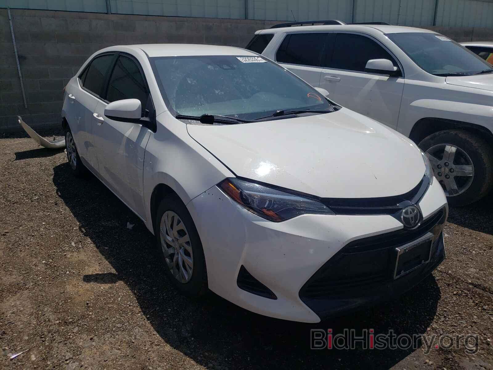 Фотография 5YFBURHE4HP688586 - TOYOTA COROLLA 2017