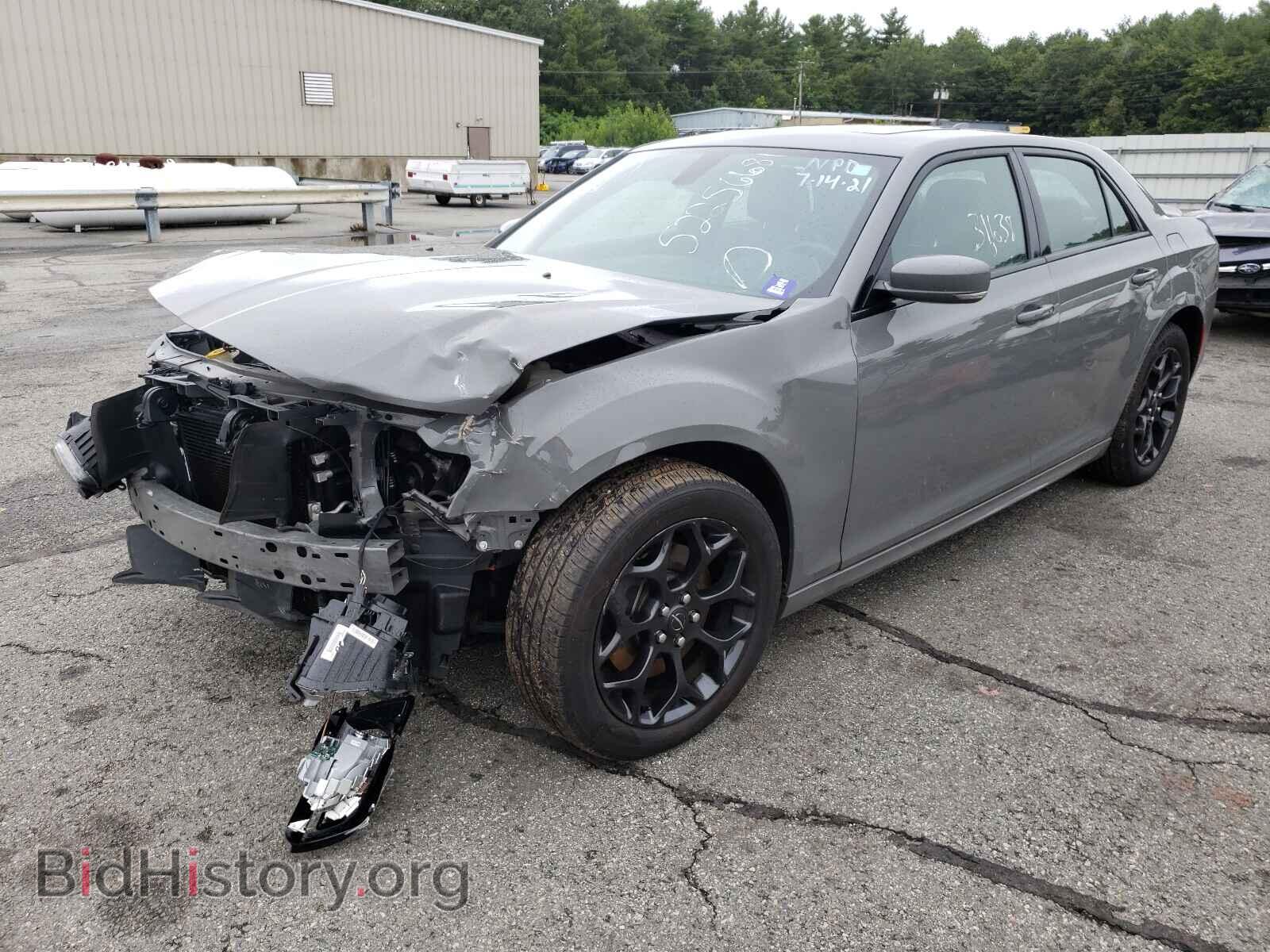 2019 CHRYSLER 300 - VIN: 2C3CCAGG7KH548965 - Photo 2