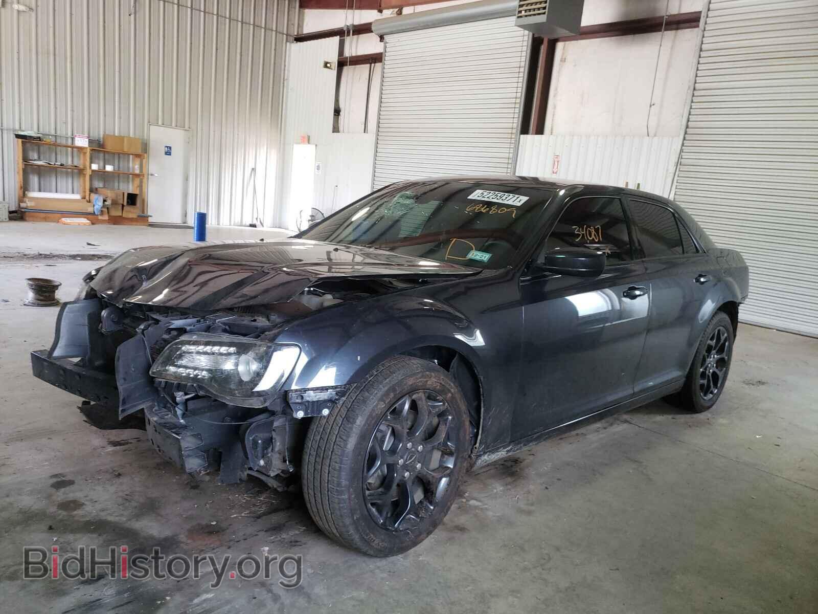 2019 CHRYSLER 300 - VIN: 2C3CCAGG3KH686809 - Photo 2