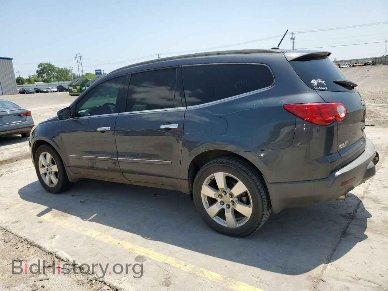2011 CHEVROLET TRAVERSE - VIN: 1GNKRLED6BJ354749 - Фото 2