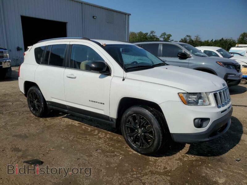 2011 Jeep COMPASS (VIN 1J4NT1FA2BD153830) — фото 4 из 13