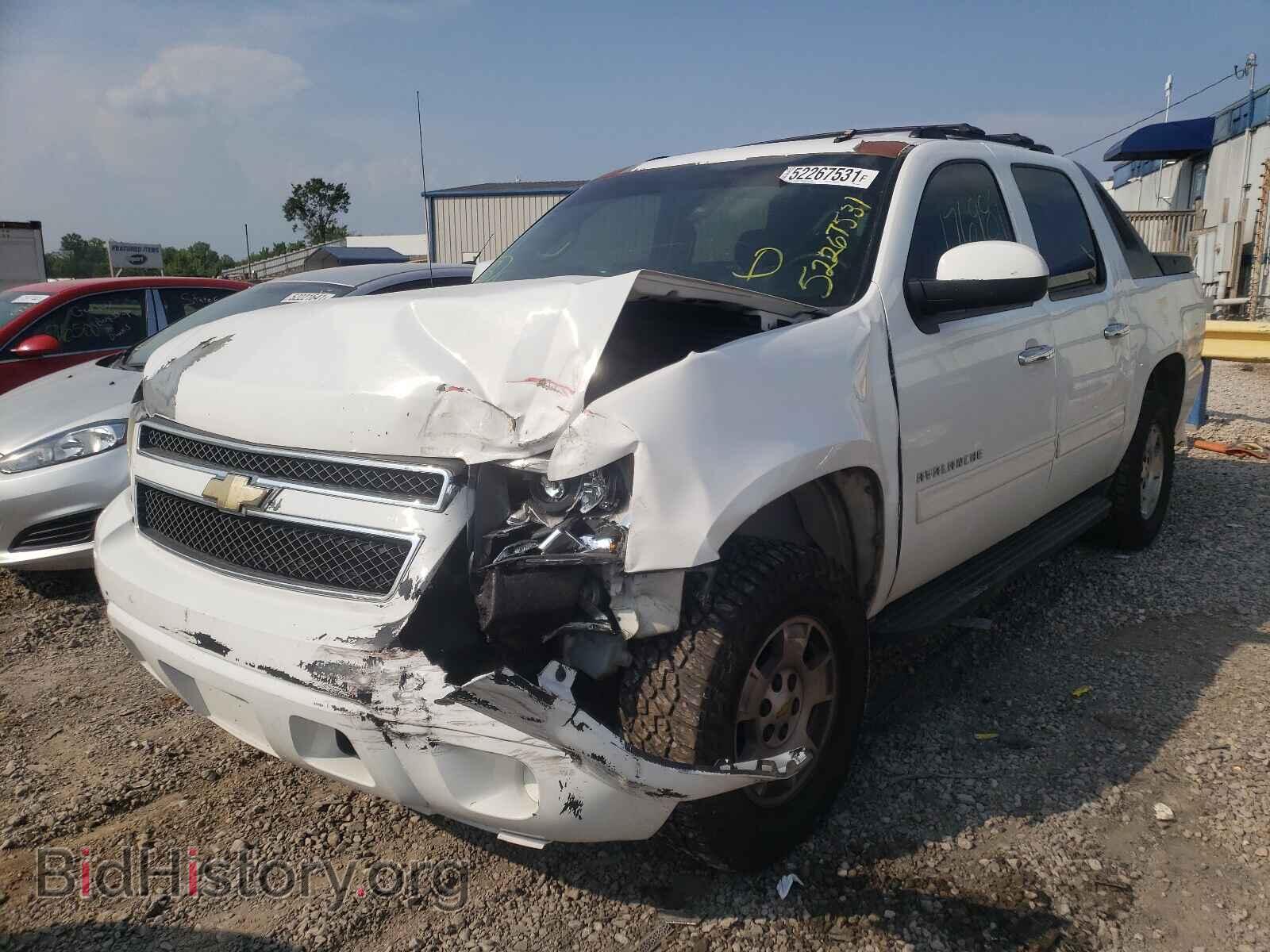 2011 CHEVROLET AVALANCHE - VIN: 3GNMCEE04BG328624 - Фото 2