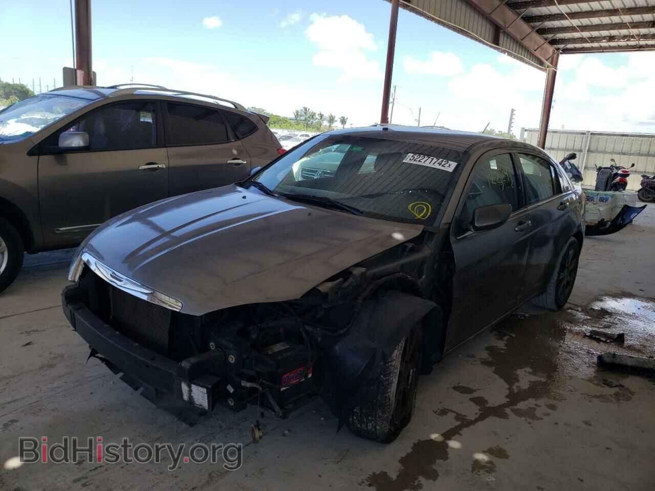 2012 CHRYSLER 200 - VIN: 1C3CCBAB5CN223923 - Фото 2