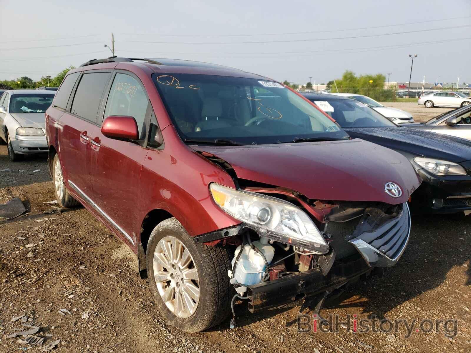 Photo 5TDDK3DC9BS018627 - TOYOTA SIENNA 2011