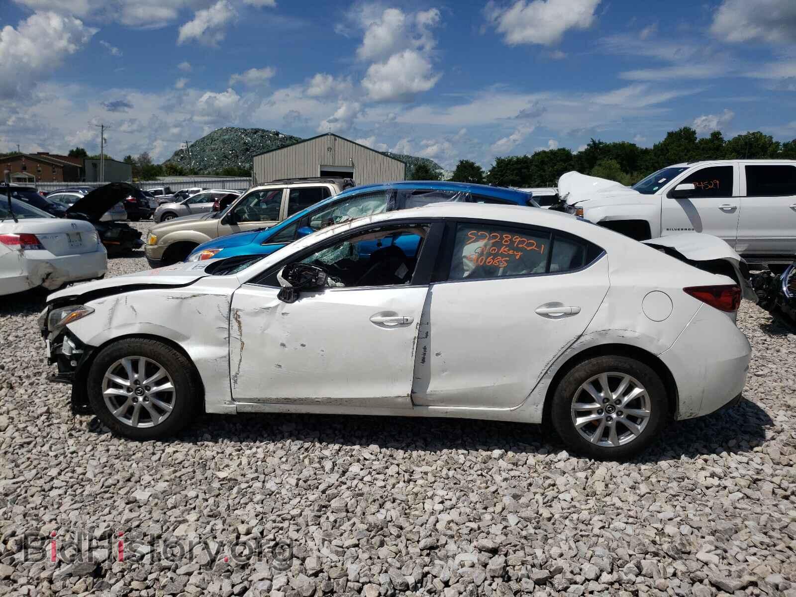 2016 MAZDA 3 - VIN: JM1BM1U7XG1309652 - Фото 9