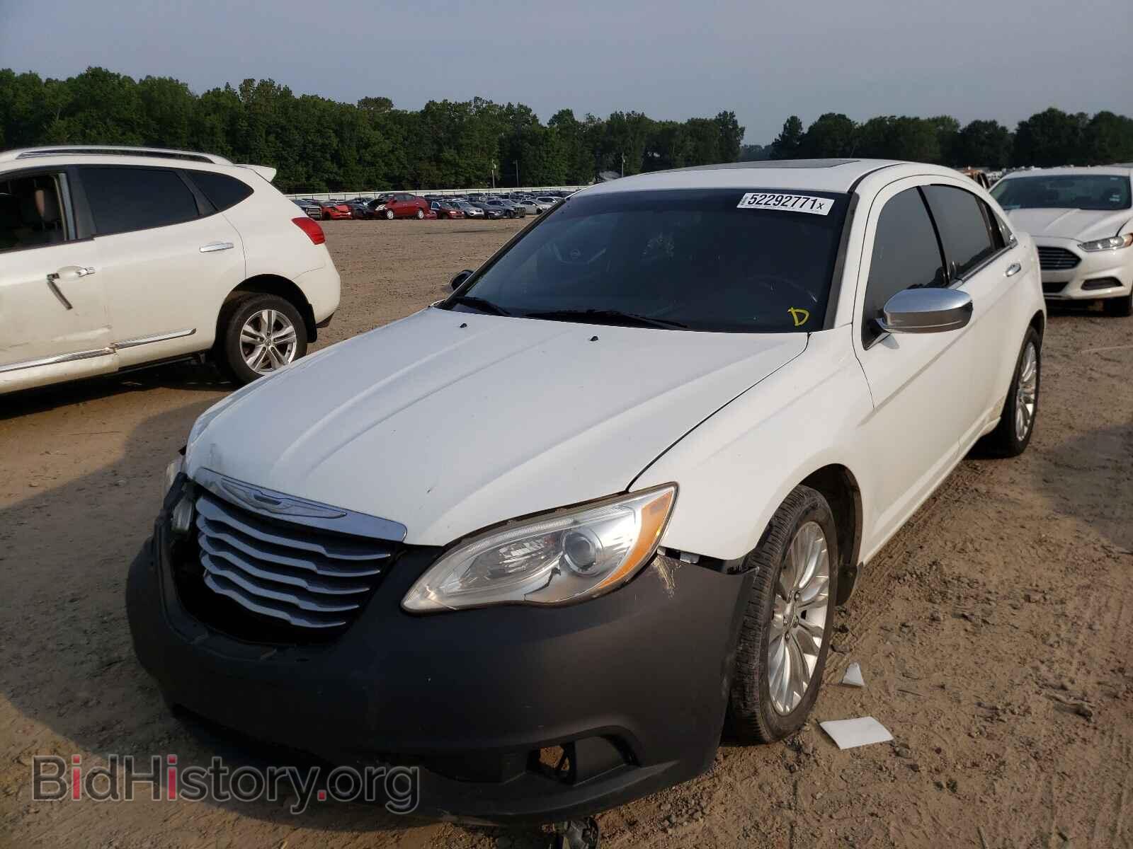 2011 CHRYSLER 200 - VIN: 1C3BC2FB5BN547943 - Фото 2