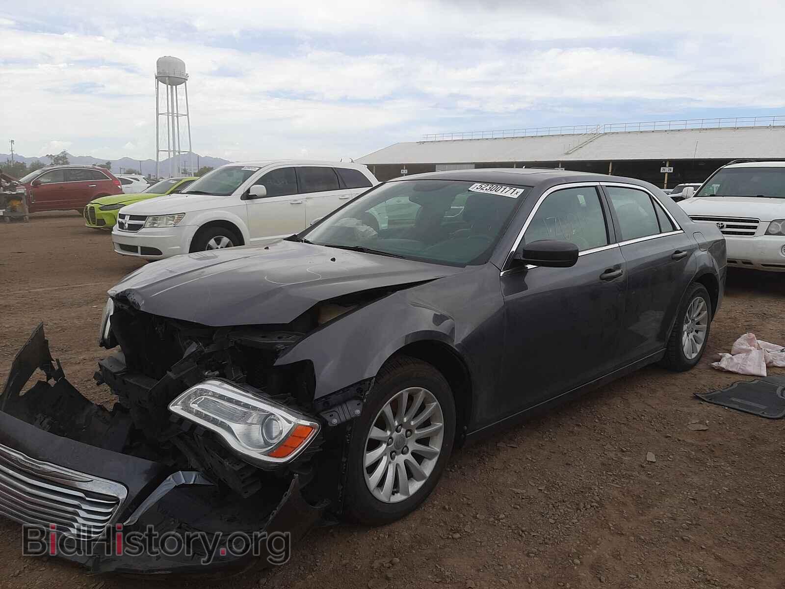 2014 CHRYSLER 300 - VIN: 2C3CCAAG0EH216475 - Фото 2