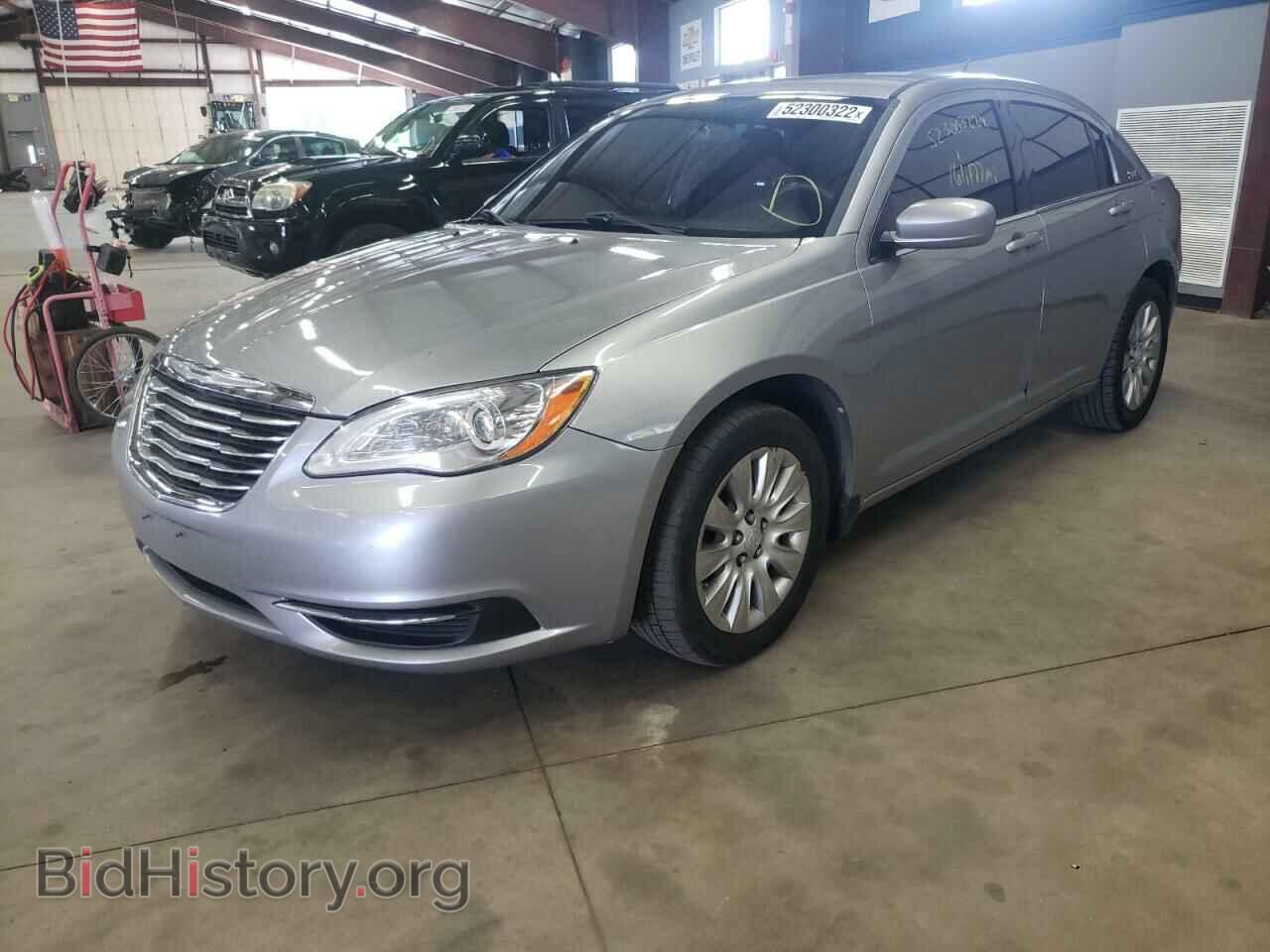 2013 CHRYSLER 200 - VIN: 1C3CCBAB8DN716366 - Фото 2