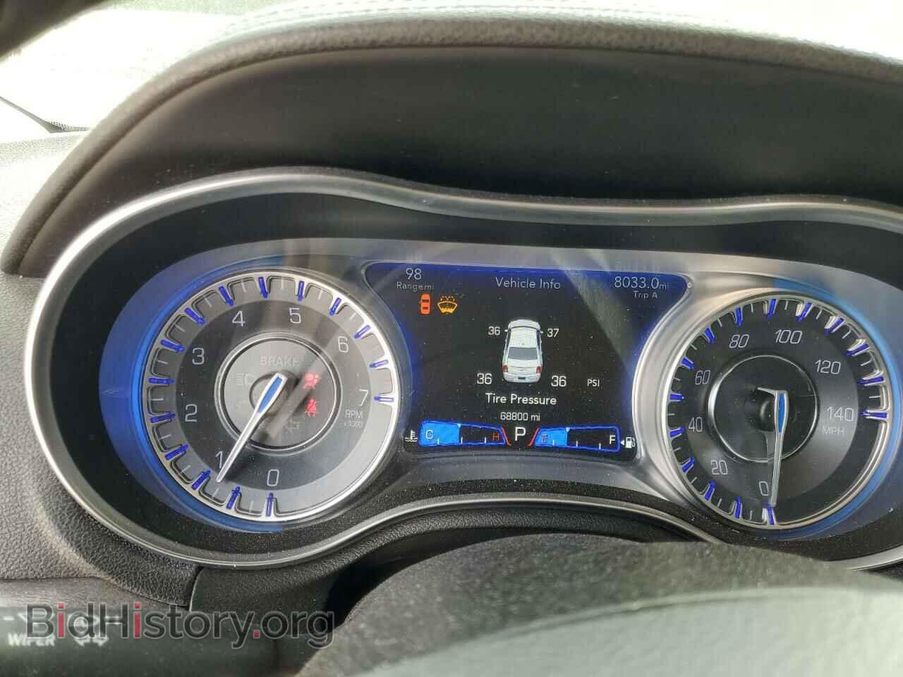 2019 CHRYSLER 300 - VIN: 2C3CCAAG1KH590282 - Фото 9