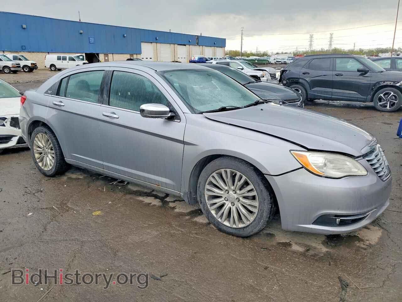 2013 CHRYSLER 200 - VIN: 1C3CCBCG0DN542902 - Photo 4