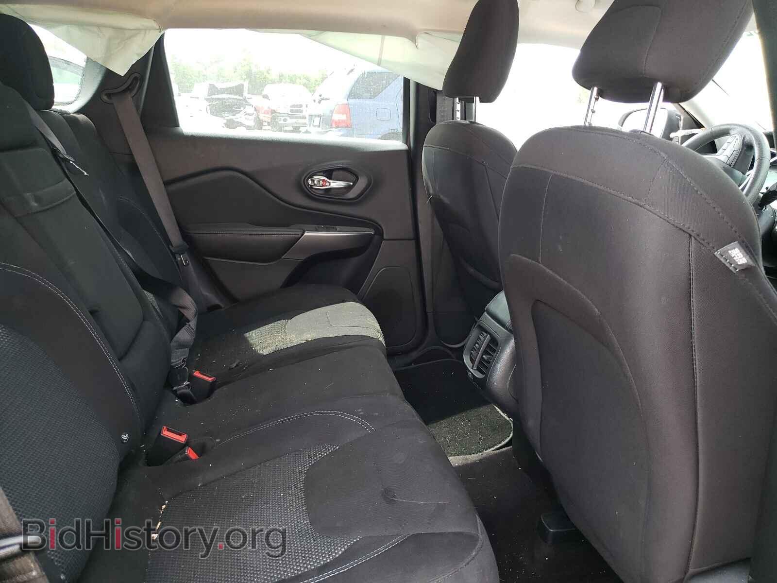 2019 JEEP CHEROKEE - VIN: 1C4PJLCBXKD128400 - Фото 6