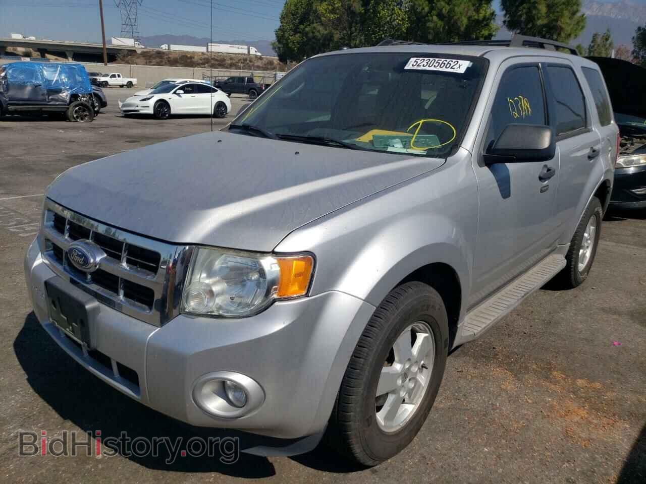 2011 FORD ESCAPE - VIN: 1FMCU9DG2BKB25422 - Фото 2